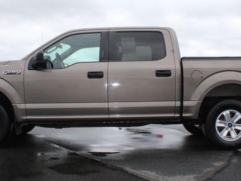 Used 2018 Ford F150 XLT AWD/4WD image 10