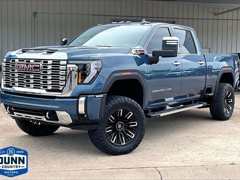 Used 2024 GMC Sierra 2500 Denali w/ Denali Reserve Package AWD/4WD image 1