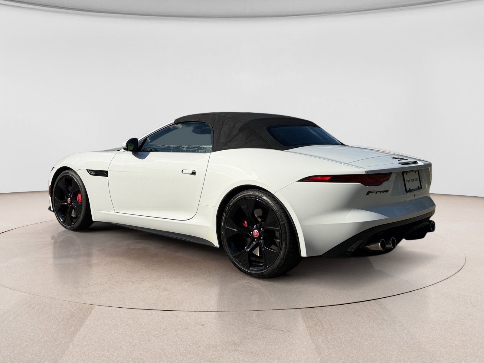 Used 2023 Jaguar F-TYPE R-Dynamic AWD/4WD image 3