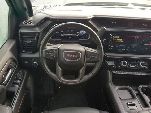 Used 2025 GMC Sierra 2500 AT4 image 15