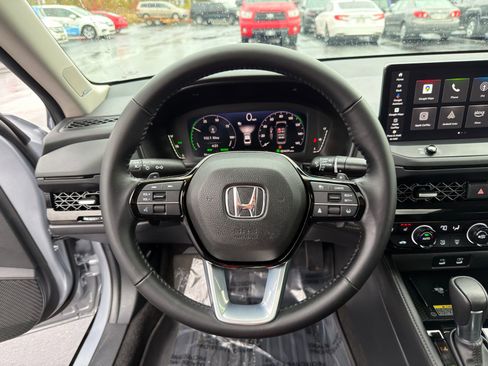 Used 2023 Honda Accord Touring image 16