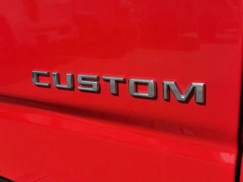Used 2019 Chevrolet Silverado 1500 Custom Trail Boss w/ Custom Convenience Package AWD/4WD image 9