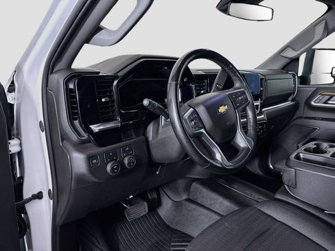 Used 2024 Chevrolet Silverado 2500 LT w/ Convenience Package AWD/4WD image 9