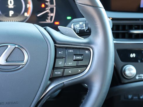 Used 2025 Lexus ES 350 w/ Premium Package image 20