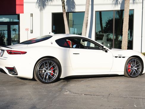 Used 2024 Maserati GranTurismo Trofeo image 27
