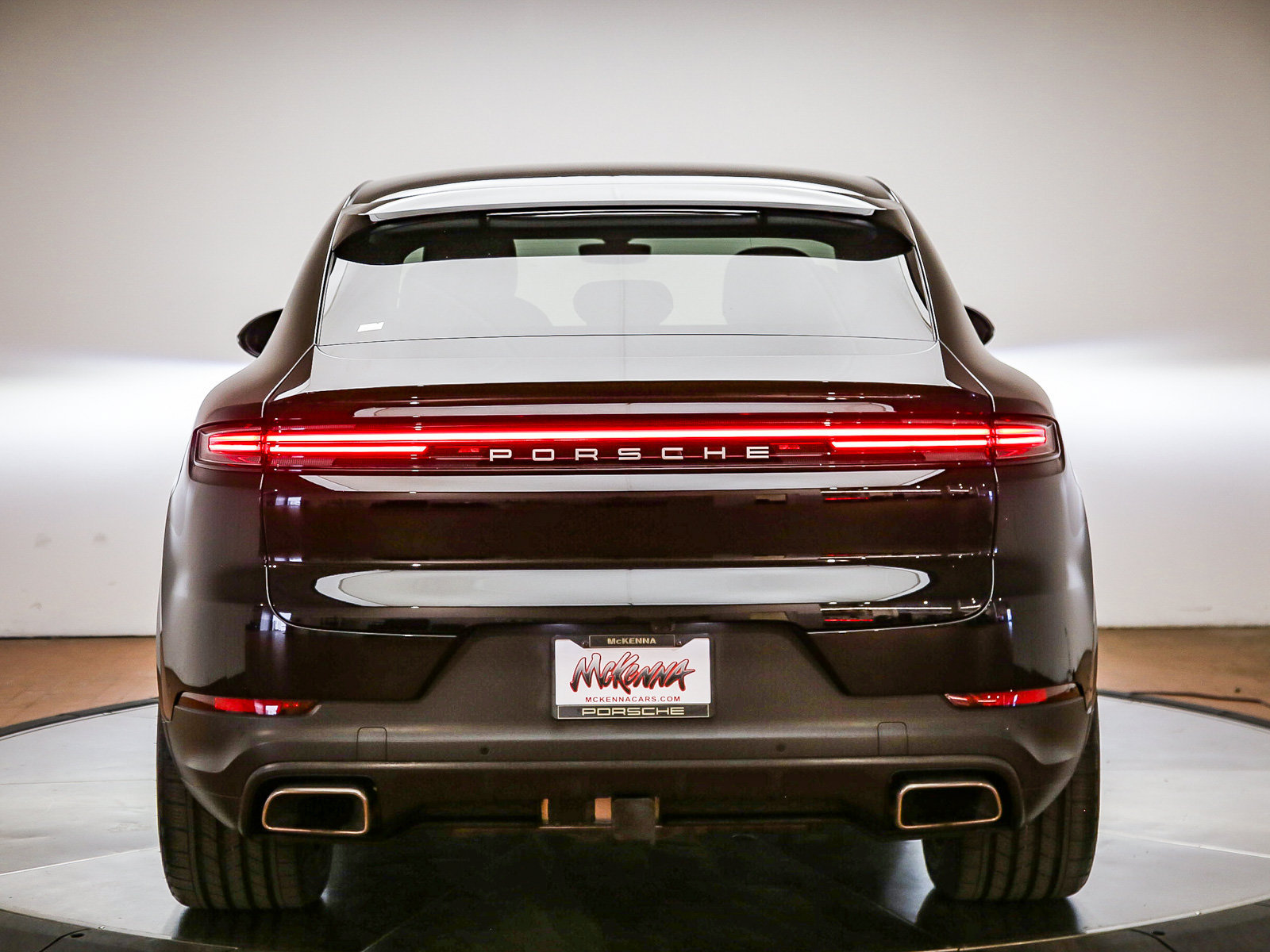 Certified 2024 Porsche Cayenne Coupe AWD/4WD image 6
