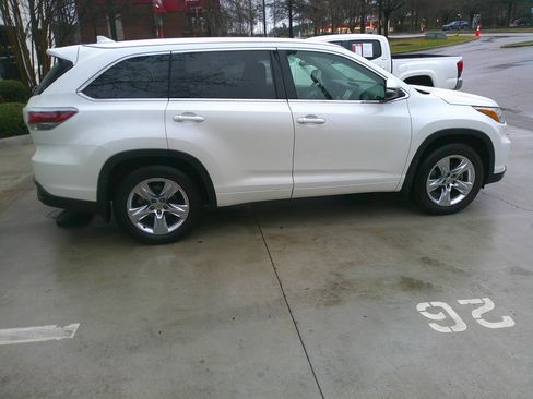 Used 2015 Toyota Highlander Limited Platinum image 24