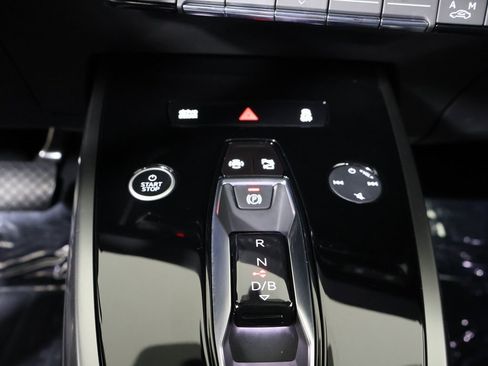 Used 2024 Audi Q4 e-tron Premium Plus image 4