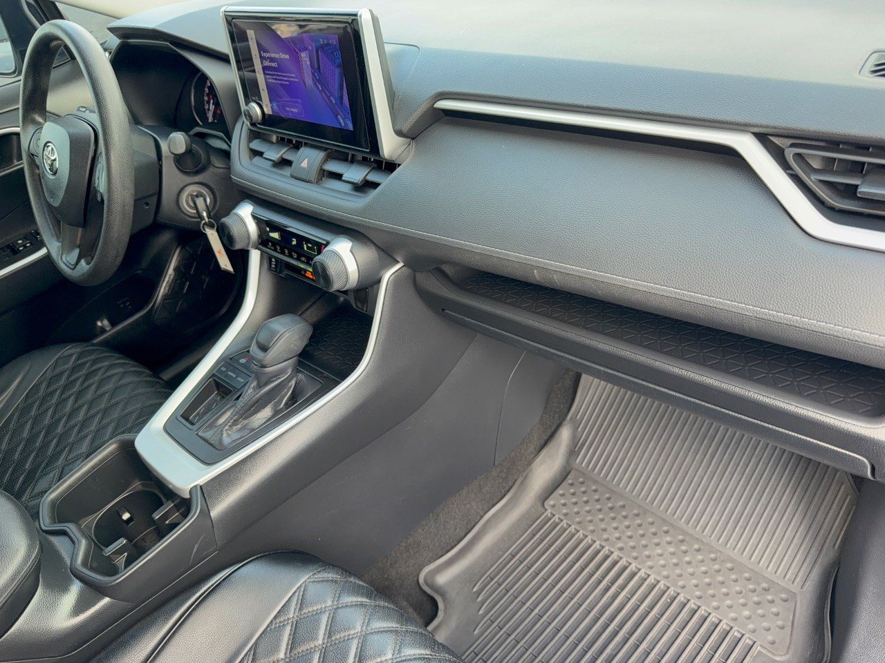 Certified 2023 Toyota RAV4 LE FWD image 31