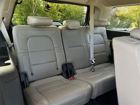 Used 2022 Lincoln Navigator Reserve image 33