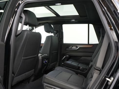 Used 2026 GMC Yukon Denali w/ Sun & Power Step Package AWD/4WD image 19