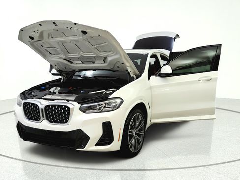 Used 2024 BMW X4 xDrive30i w/ Premium Package AWD/4WD image 10