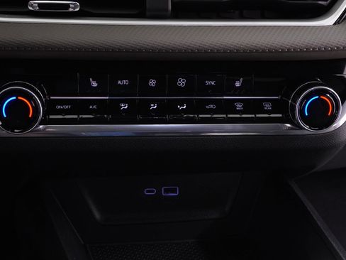 New 2026 Chevrolet Equinox LT w/ Convenience Package II image 27