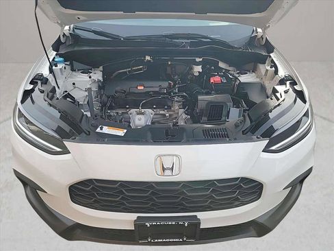 Used 2023 Honda HR-V LX image 9