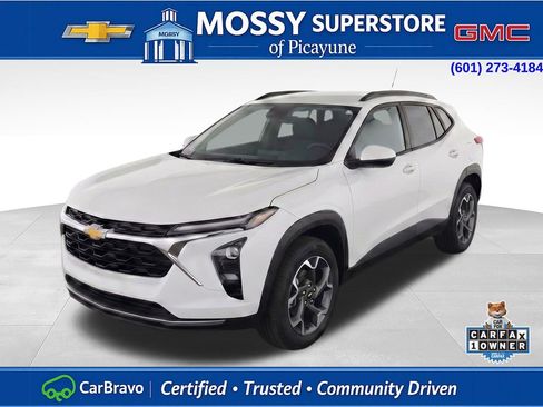 Used 2025 Chevrolet Trax LT w/ LT Convenience Package image 1