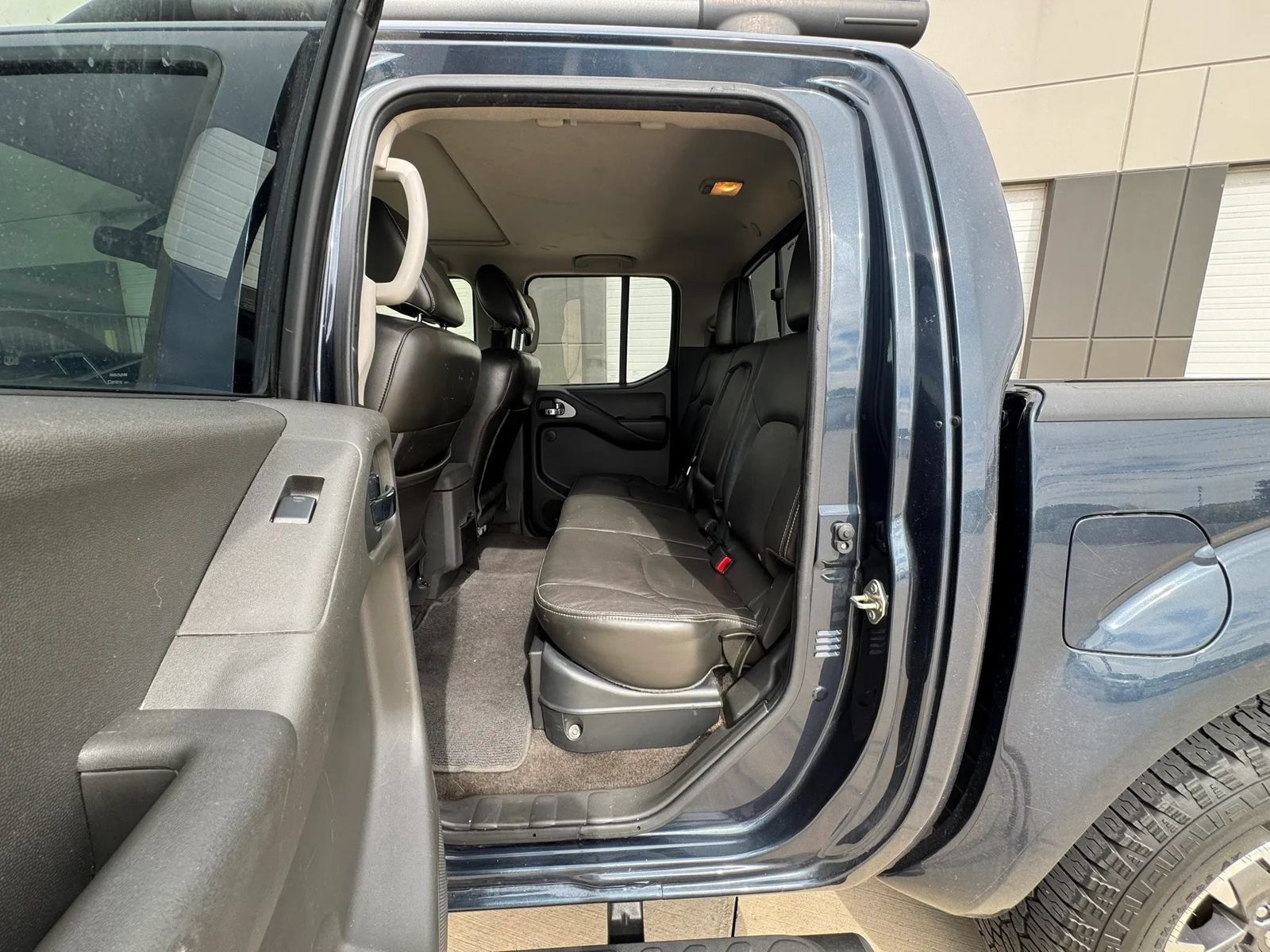 Used 2016 Nissan Frontier PRO-4X w/ Pro-4x Luxury Package AWD/4WD image 14