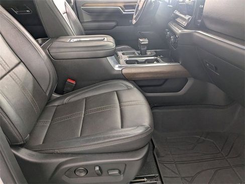 Certified 2022 Chevrolet Silverado 1500 High Country w/ High Country Premium Package image 34