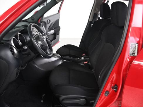 Used 2014 Nissan Juke S FWD image 27