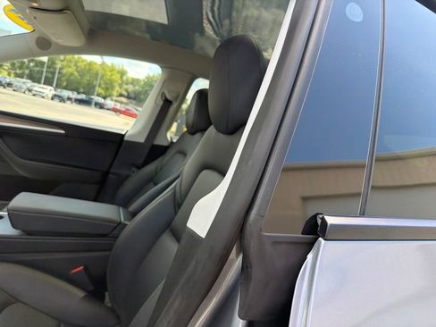 Used 2024 Tesla Model Y Long Range AWD/4WD image 11