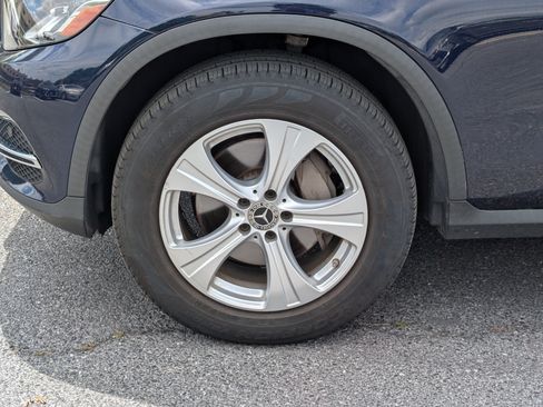 Used 2018 Mercedes-Benz GLC 300 4MATIC image 9