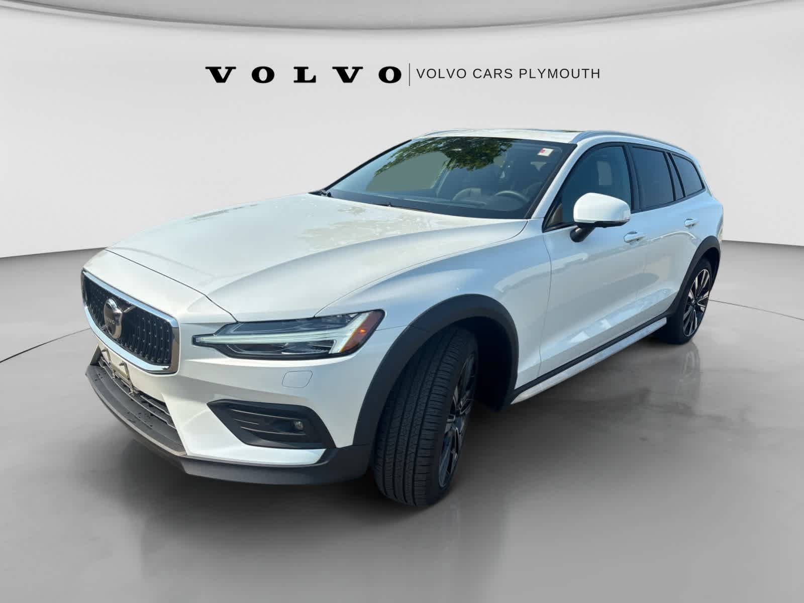 Used 2026 Volvo V60 B5 Cross Country Ultra w/ Protection Package Premier AWD/4WD image 4