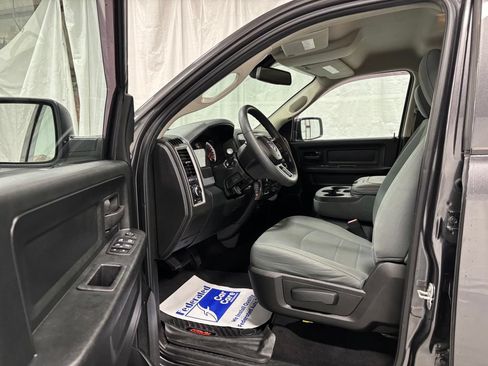 Used 2018 RAM 1500 Express AWD/4WD image 10