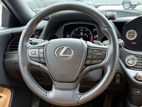 Used 2022 Lexus LS 500 AWD w/ Accessory Package (Z1) image 9