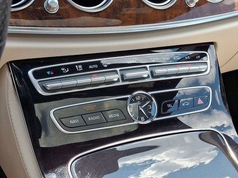 Used 2017 Mercedes-Benz E 300 4MATIC image 17