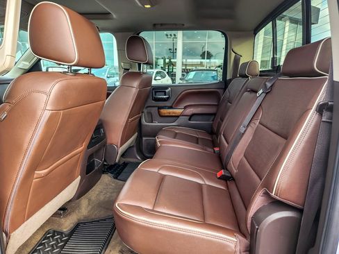 Used 2016 Chevrolet Silverado 1500 High Country w/ High Country Premium Package AWD/4WD image 10