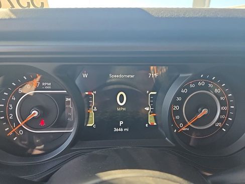 Used 2025 Jeep Gladiator Mojave image 14