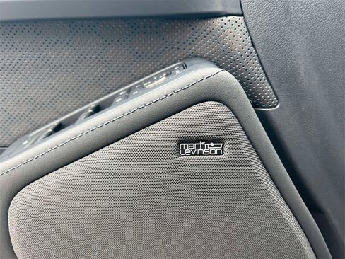 Used 2024 Lexus GX 550 w/ Accessory Package (2T) image 19