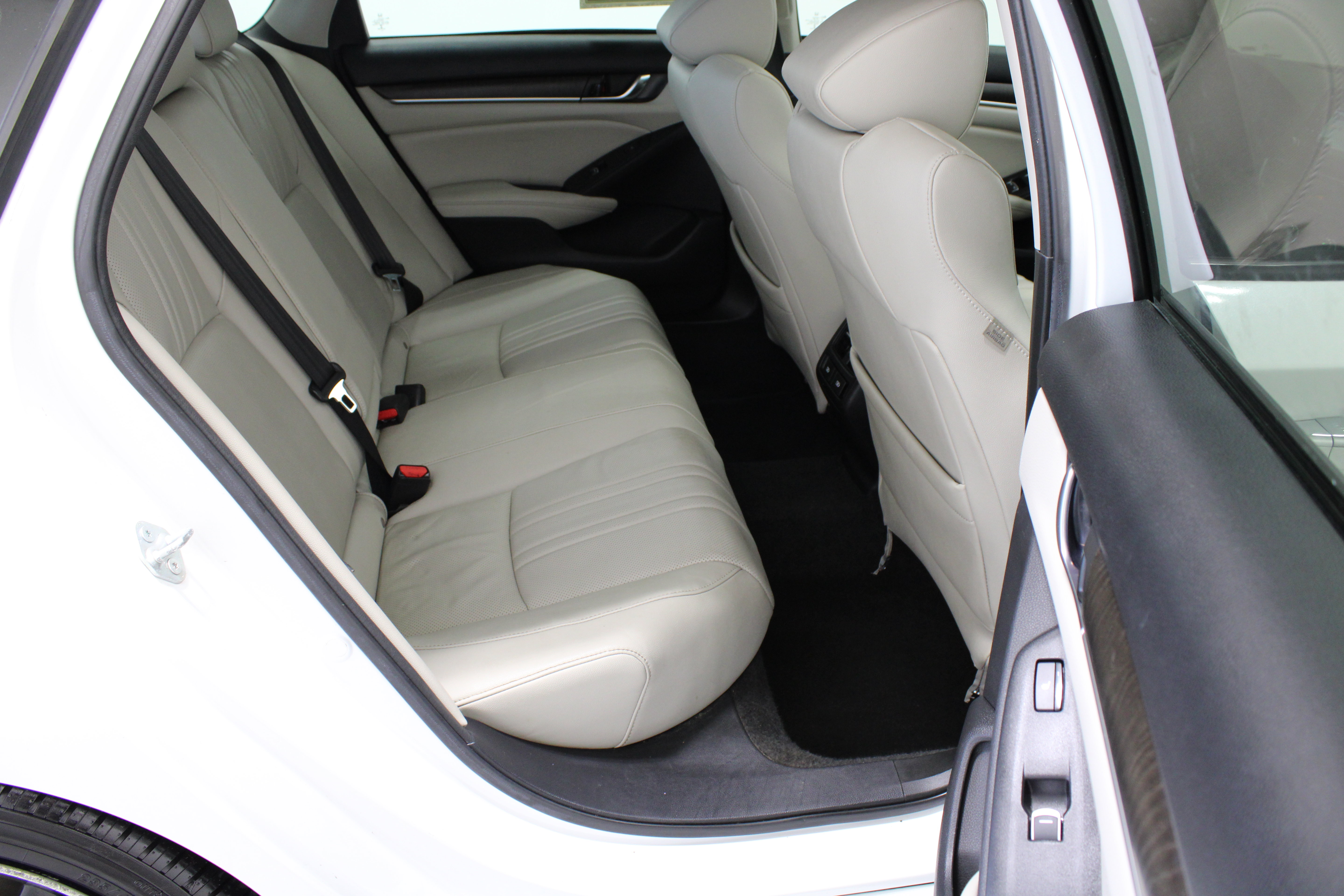 Used 2021 Honda Accord Touring image 38