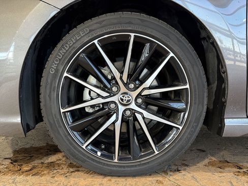 Used 2024 Toyota Camry SE w/ Convenience Package image 10
