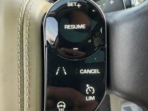 Used 2018 Land Rover Range Rover HSE image 30