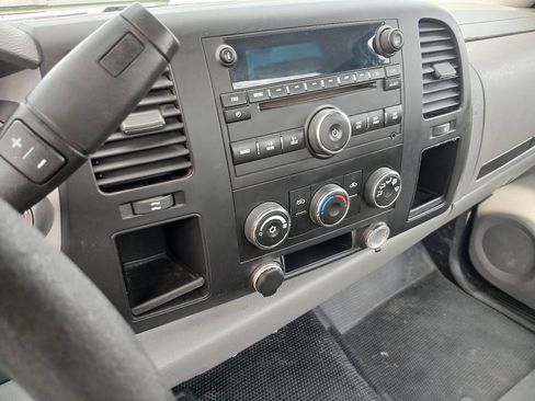 Used 2008 Chevrolet Silverado 2500 W/T w/ Snow Plow Prep Package image 17