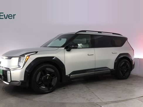 Used 2024 Kia EV9 GT-Line AWD/4WD image 18