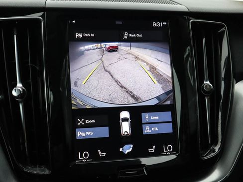 Used 2019 Volvo XC60 T5 Momentum w/ Multimedia Package image 12