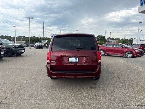 Used 2017 Dodge Grand Caravan SE FWD image 6