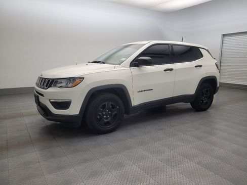 Used 2018 Jeep Compass Sport image 2