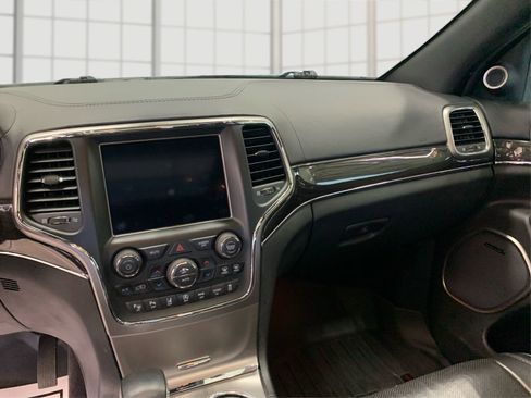 Used 2018 Jeep Grand Cherokee Overland image 13