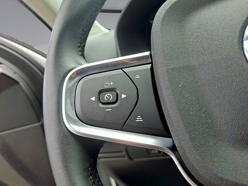 Certified 2026 Volvo XC40 B5 Plus AWD/4WD image 23