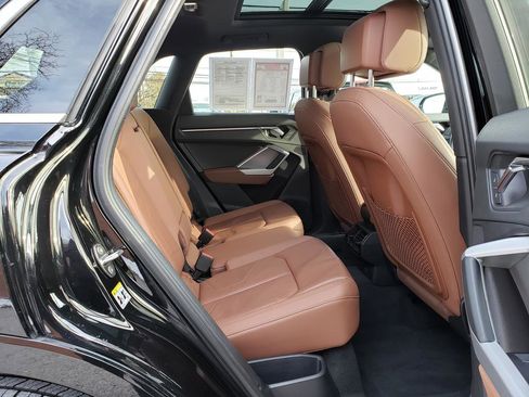 Used 2020 Audi Q3 2.0T Premium w/ Convenience Package image 16