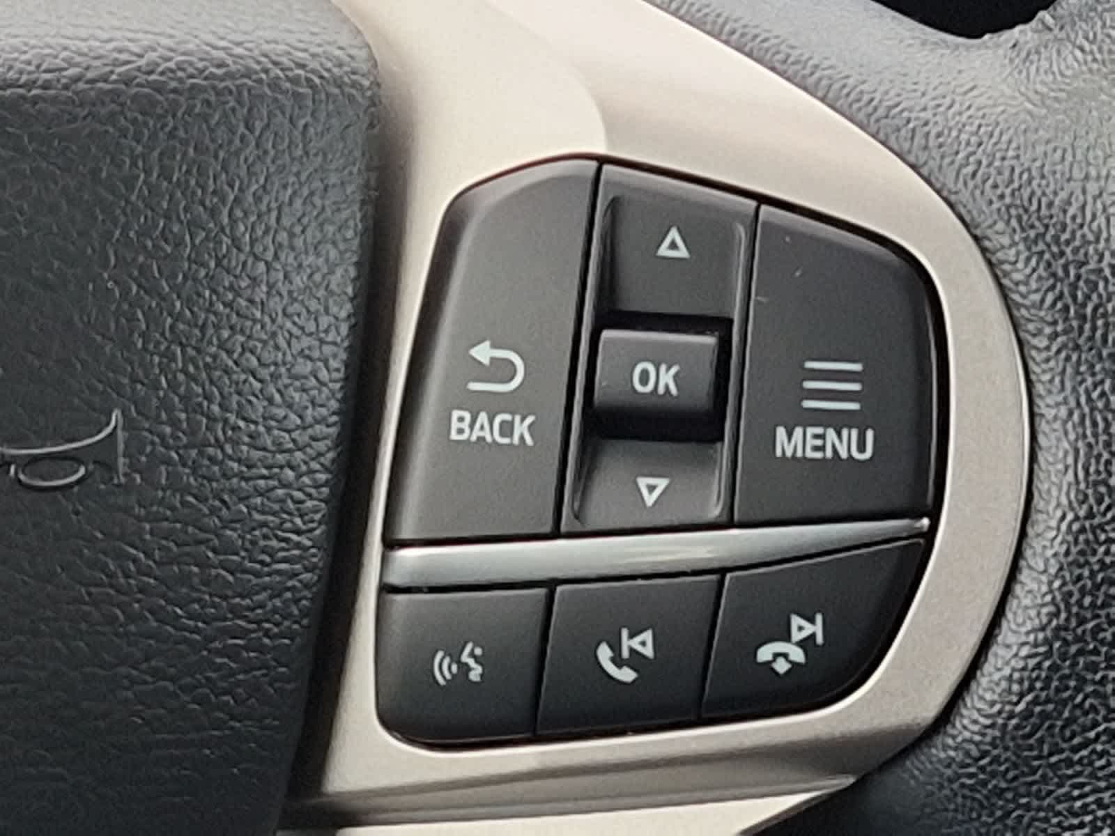 Used 2023 Ford Explorer XLT AWD/4WD image 24