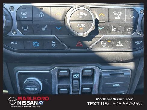 Used 2023 Jeep Wrangler Unlimited Sahara w/ Cold Weather Group image 15