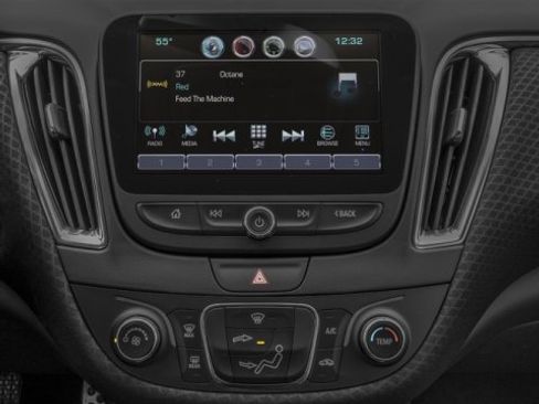 Used 2018 Chevrolet Malibu LT FWD image 13