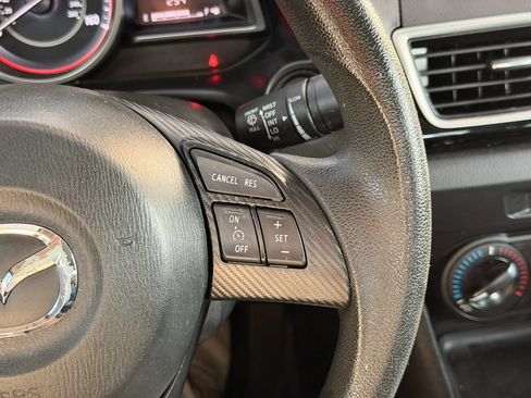 Used 2016 MAZDA MAZDA3 i Sport FWD image 37
