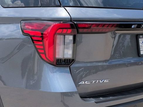 Certified 2025 Ford Explorer Active w/ Active Comfort Package AWD/4WD image 14