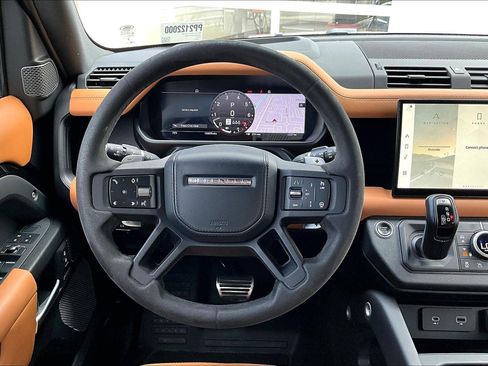 Used 2023 Land Rover Defender 110 V8 image 5