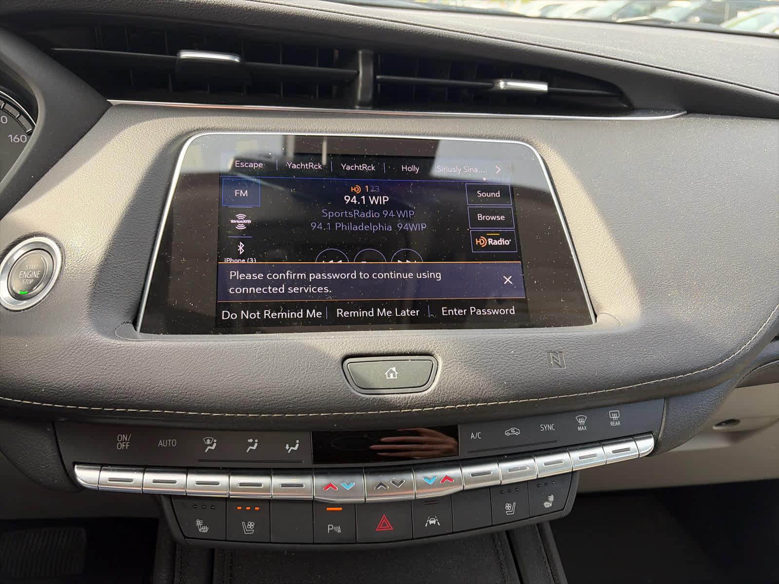 Used 2020 Cadillac XT4 Premium Luxury AWD/4WD image 14