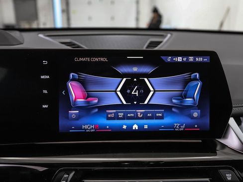 New 2026 BMW X1 xDrive28i w/ Technology Package image 18